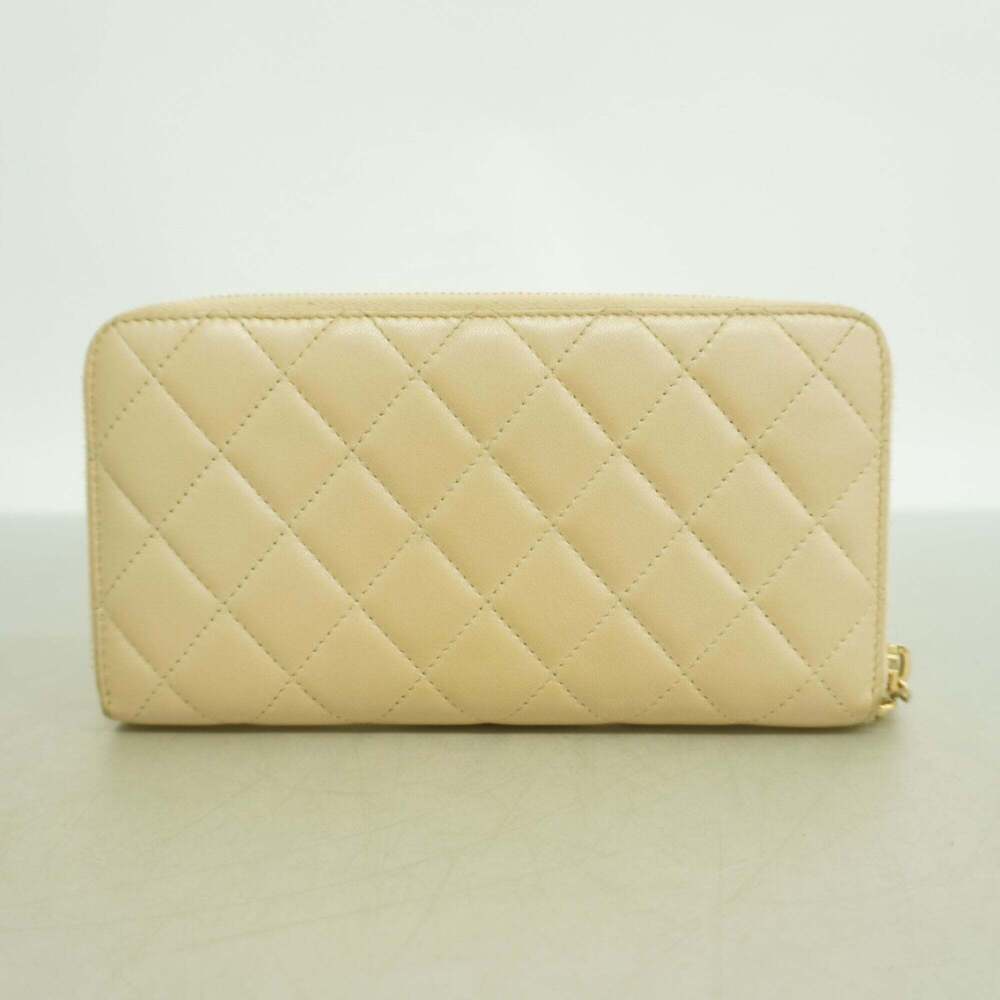 CHANEL Cream Lambskin Leather Wallet - Picture 10 of 11